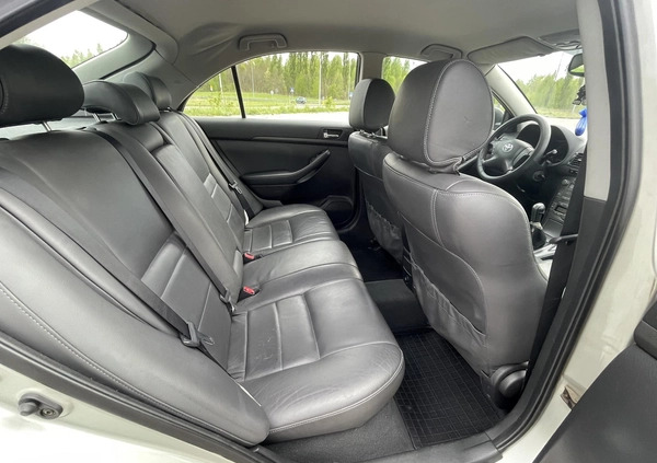 Toyota Avensis cena 10400 przebieg: 249000, rok produkcji 2003 z Jaworzno małe 79